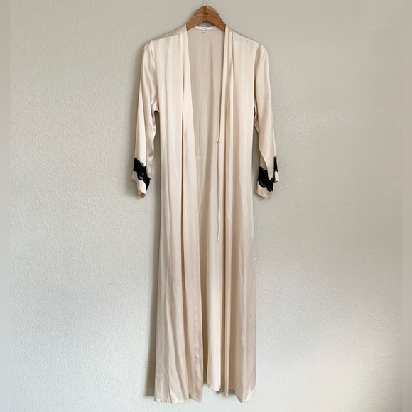 100% Silk Robe - Picture 6 of 15